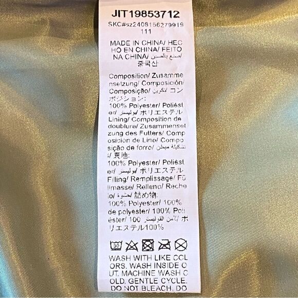 NWOT Camo Puffer Cropped Vest Medium - Picture 11 of 11